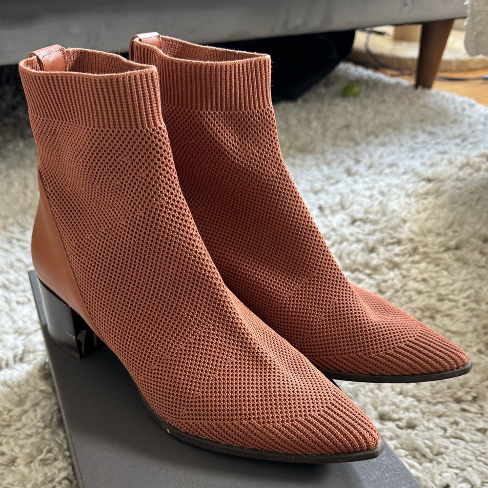 Everlane reknit boss boot in brandy rose